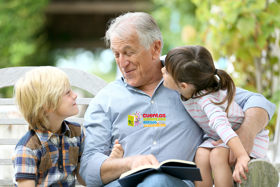 abuelos-ninos-lectura-cuentos